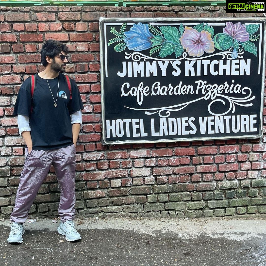 Kartik Aaryan Instagram - Met Jimmy’s dadi Grandma Momo ❤️👵🏻