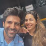 Kartik Aaryan Instagram - Sometimes missed flights can be a good thing. Like getting to meet @dr.kiki_ after ages! P.S - She missed a flight, not me