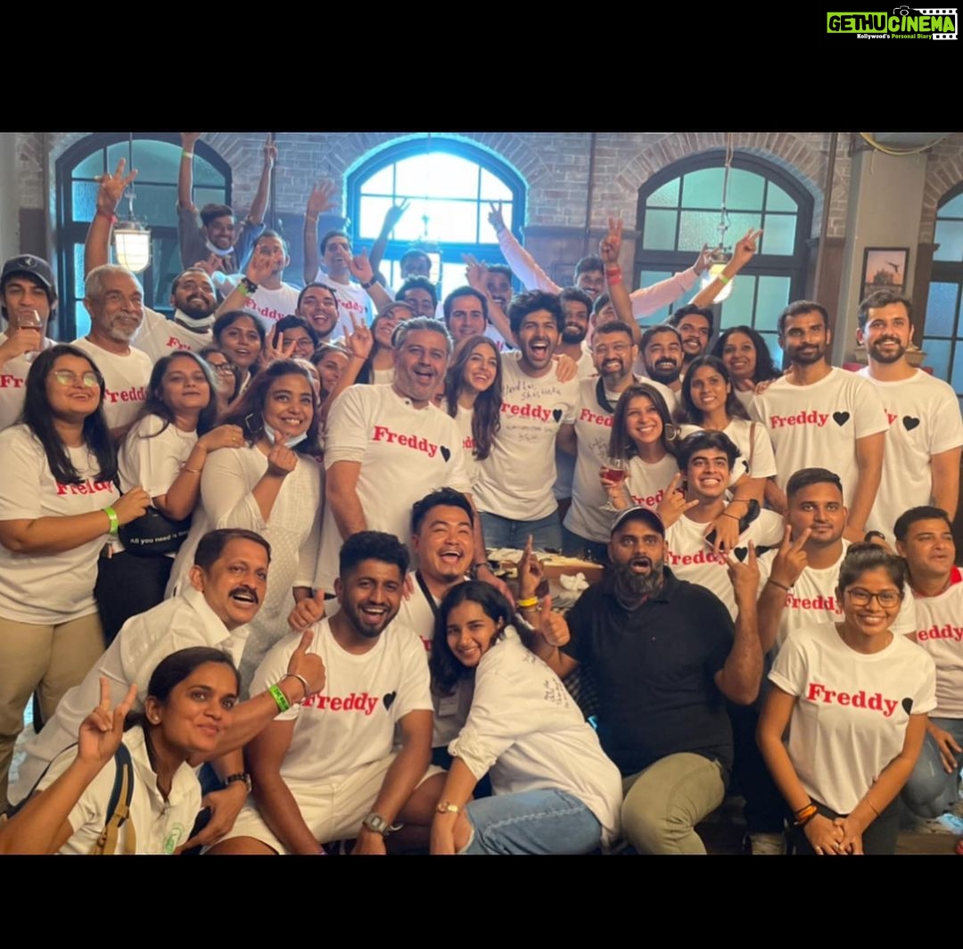 Kartik Aaryan Instagram - Its a Wrap !! 🎬 A character that will always stay like a shadow with me 🖤 #Freddy will see you at the theatres 🐢 @alayaf @ghoshshashanka @ektarkapoor @jayshewakramani @shobha9168 @ipritamofficial @kamera002 @aseemarrora #ParveezShaikh @ruchikaakapoor @gauravbose_vermillion @balajimotionpictures @nlfilms.india
