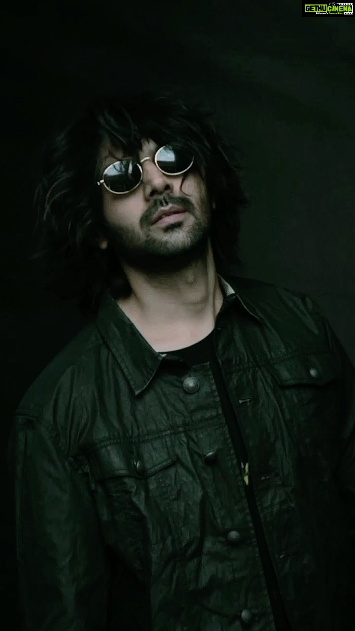 Kartik Aaryan Instagram - My current obsession - 🍉 Sugar high 🎶 and Hair 😉