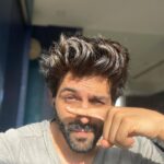 Kartik Aaryan Instagram – Negative ➖
14 din ka vanvaas khatam 🕺🏻
Back to work 🦥