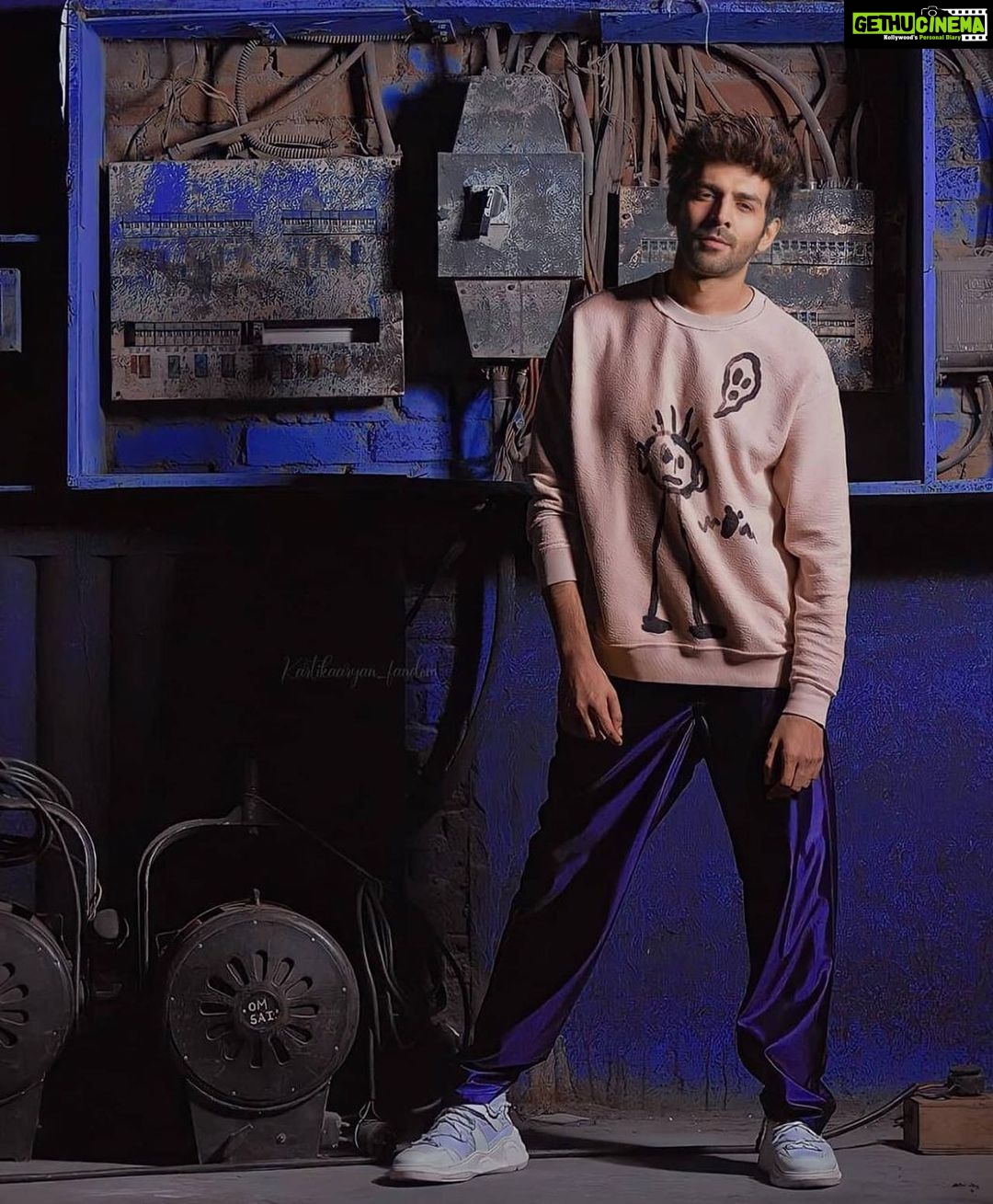 Kartik Aaryan Instagram - High Voltage⚡️ Touch at your own risk ⚠️