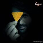 Kartik Aaryan Instagram - It's time to CRUNCH!! 👀 Super-thrilled to be a part of this bold partnership @doritosindia 🔥#DoritosForTheBold #KartikxDoritos