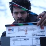 Kartik Aaryan Instagram – Night Camera Action 🎥
#BhoolBhulaiyaa2 👻
 #Nightshoot Manali, Himachal Pradesh