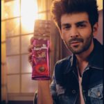 Kartik Aaryan Instagram – Mumma’s boy or Chocolate boy
😋 🍫