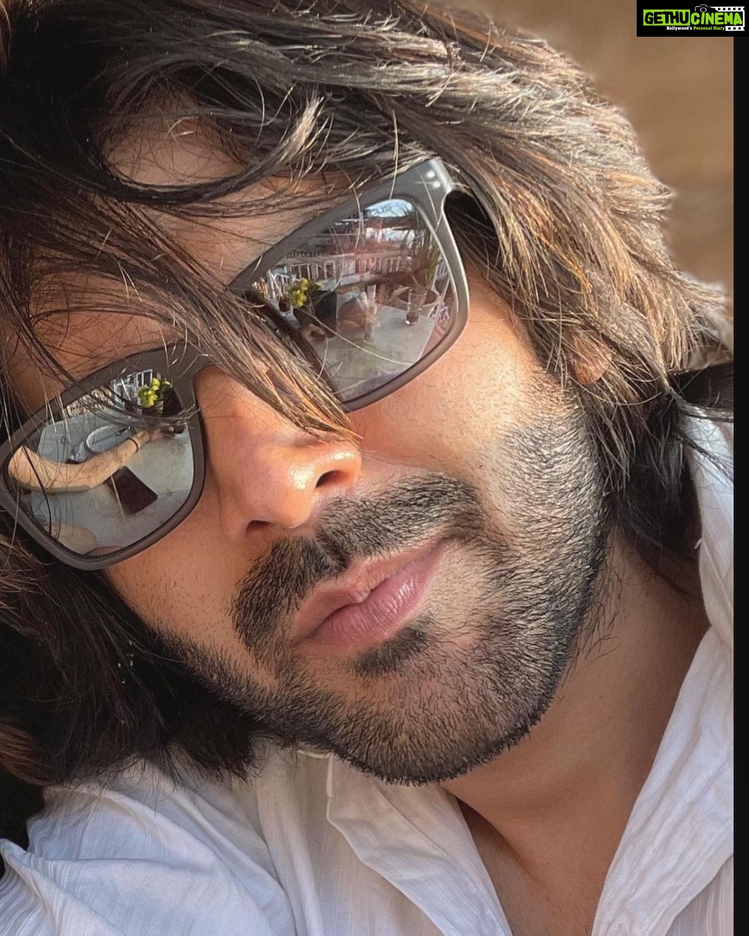 Kartik Aaryan Instagram - Aisi dikhti hai Inner Peace πΆπ½ #HolidayMode π΄