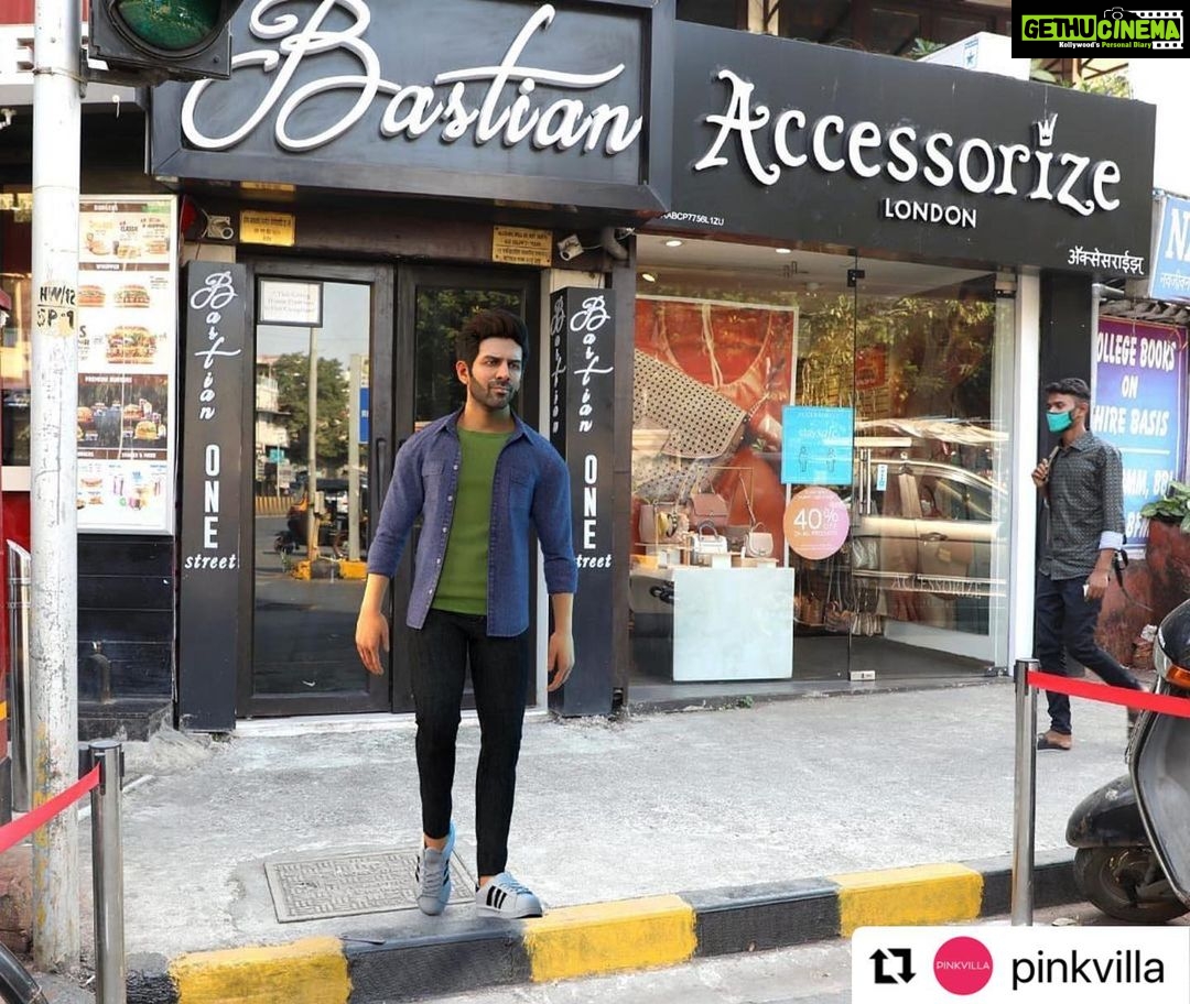 Kartik Aaryan Instagram - Excited to share with you My statue in Bandra !! But Canโt be me without a mask !! ๐ท #DekhNahiRaha ๐บ๐ป๐ฅ #Repost @pinkvilla with @make_repost Our photographers spotted this man who looks just like Kartik Aaryan. But bulaya toh dekh nahi raha tha. He was spotted at Bastian. What is happening? #dekhnahiraha . #kartikaaryan