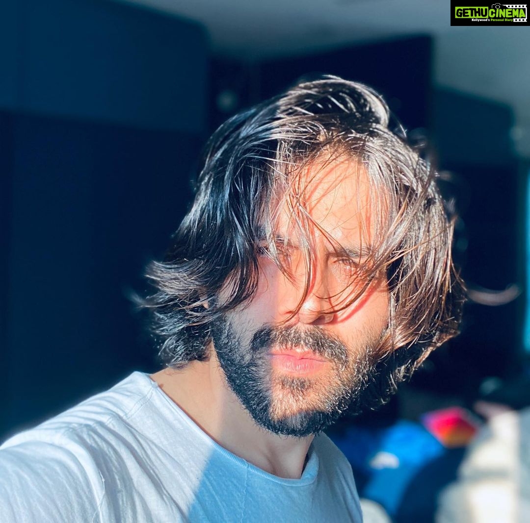 Kartik Aaryan Instagram - Let the eyes do the talking