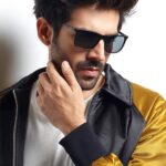 Kartik Aaryan Instagram – Sochta hoon ki ……? 🤔
@iruseyewear 😎