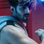 Kartik Aaryan Instagram - Hard work isn’t struggle Its a Lifestyle !! 💪🏻 @boAt.nirvana #boAtXKartikAaryan