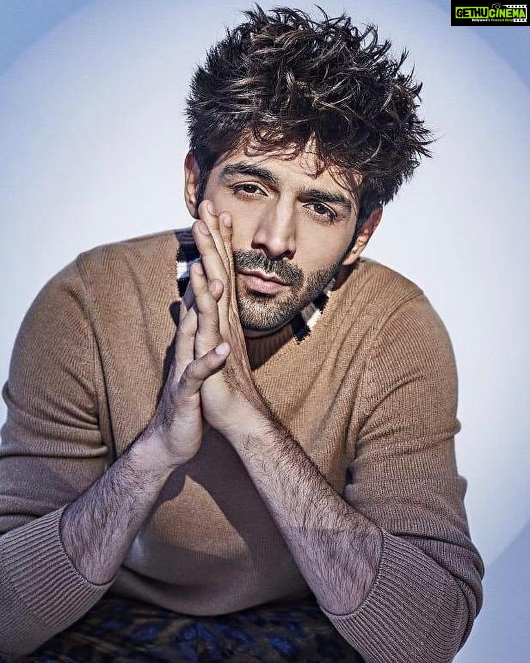 Kartik Aaryan Instagram - Please bata do 🙏🏻 Rasode mein kaun tha