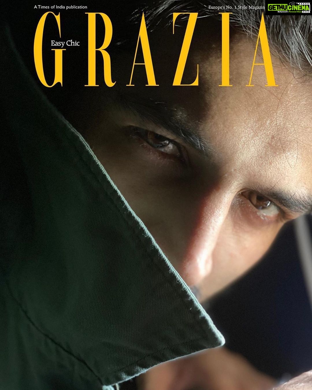 Kartik Aaryan Instagram - Bas Aankhein hi Kaafi hain 👀 Shot at home 📸 by @dr.kiki_ #Repost @graziaindia August 2020 #CoverStar 🔥