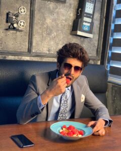 Kartik Aaryan Instagram - Aaj breakfast mein Sabr ka Phal 🍉 khaya
Aap logon ne kya khaya?