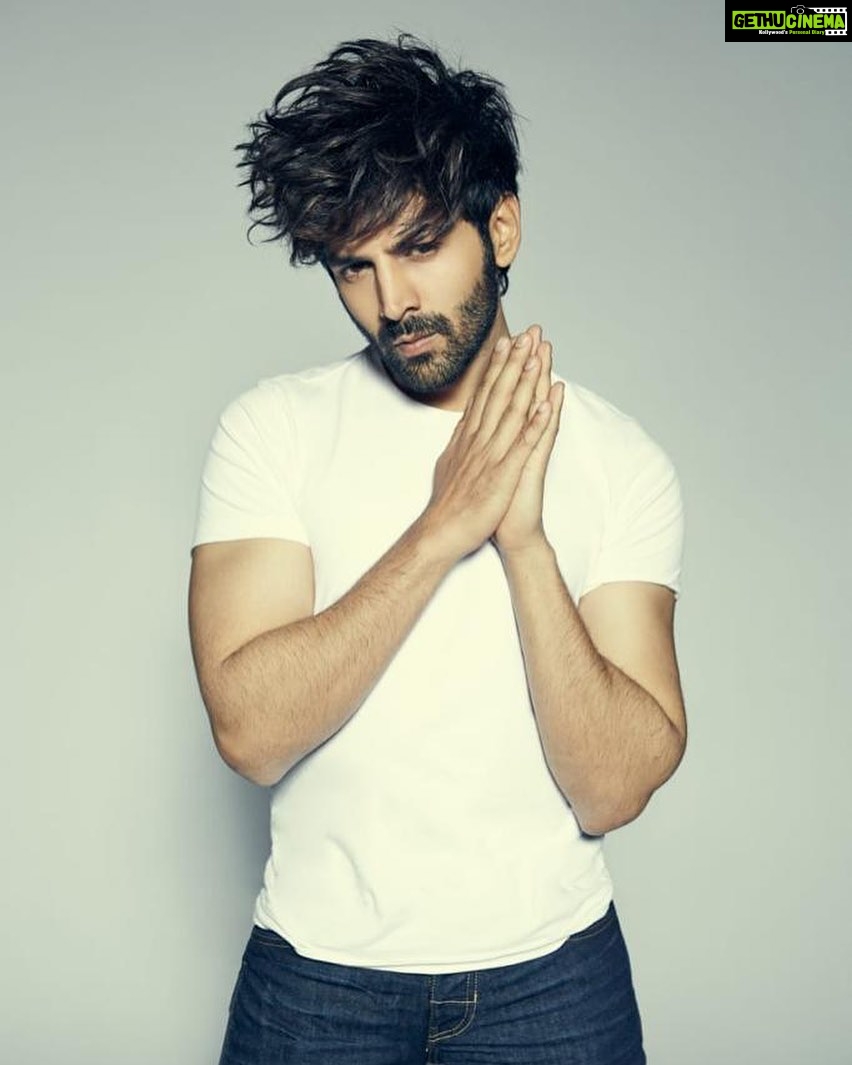 Kartik Aaryan Instagram - 🙏🏻maaf kar do, Shaam ko Koki so gaya tha 😴 Episode 7 tomorrow! Promise #KokiPoochega 🤫