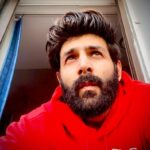 Kartik Aaryan Instagram - Daadhi bula rahi hai 🧔 Quarantine