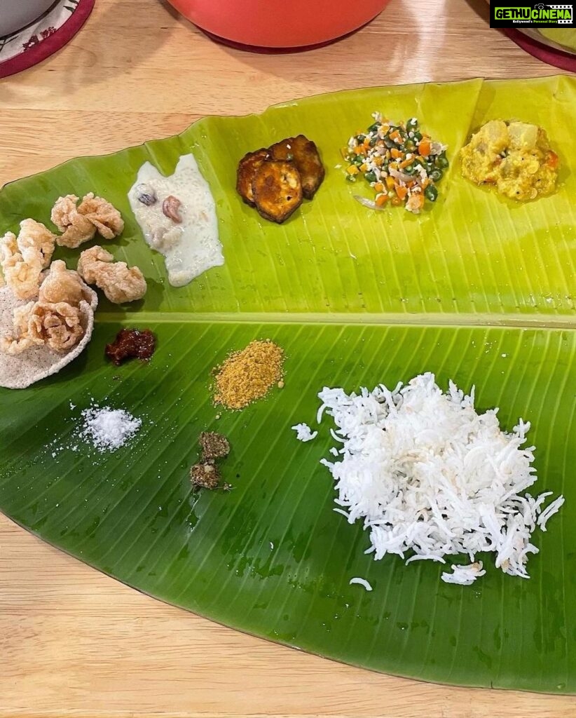 Keerthy Suresh Instagram - Celebration, festive days & some delicious food! ❤️ #AyudhaPuja #Dussehra #Navaratri2022