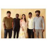 Keerthy Suresh Instagram - ഹൃദയം നിറഞ്ഞ ഓണാശംസകൾ! 🌸 #OnamVibes #Maamannan