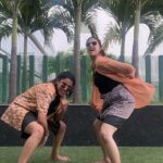 Keerthy Suresh Instagram - That’s my Dhoom Dhaam with my dhosth @akshitha.subramanian! 😆 Where’s your Dhoom Dhaam? 💃 #DhoomDhaamDhosthaan #Dasara @nameisnani @dheekshithshettyofficial @srikanthodela__ @musicsanthosh @sathyansooryan.isc @navinnooli #SudhakarCherukuri @slv_cinemas