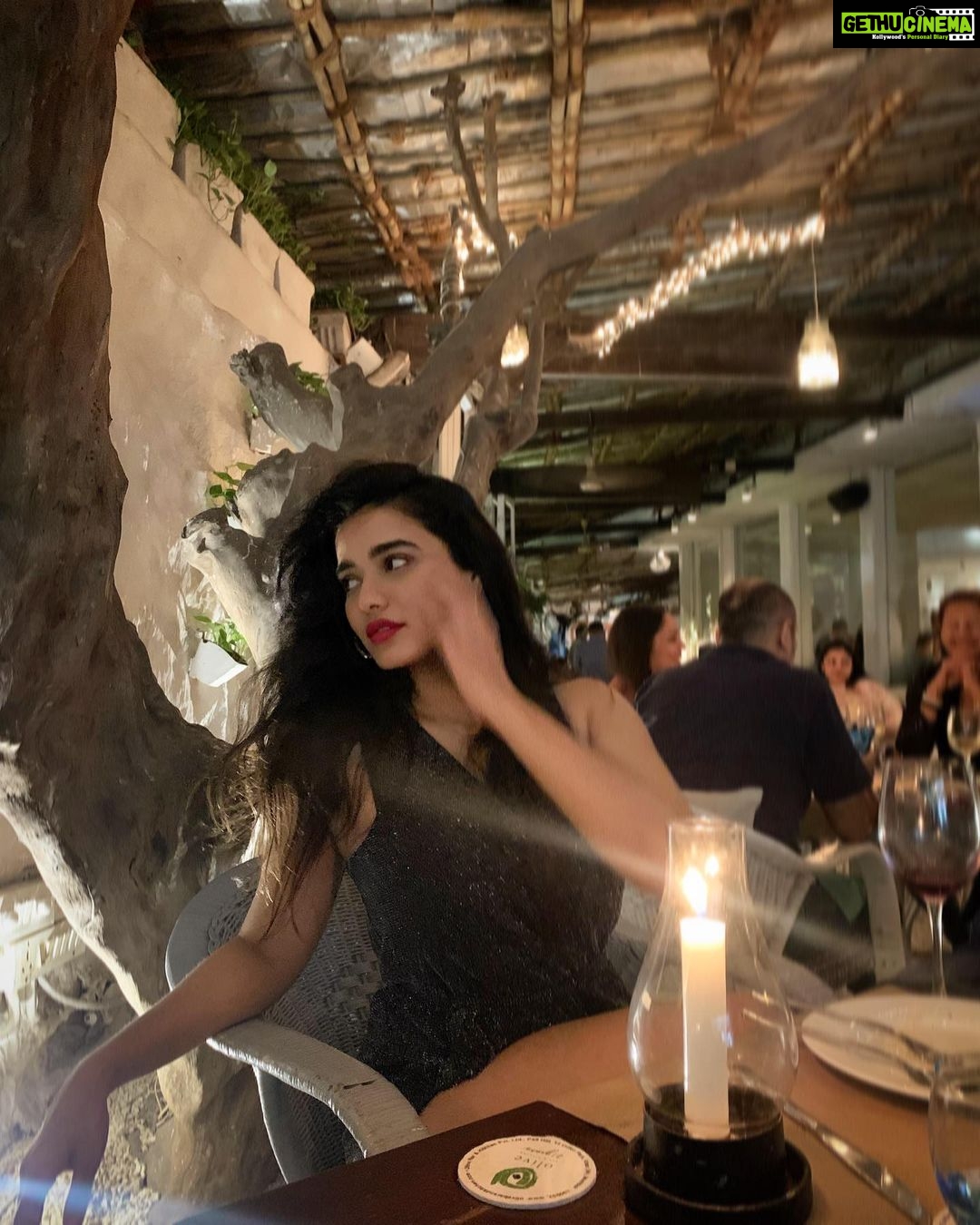 Ketika Sharma Instagram - Candles and evenings 🖤 #subtle #glitter ##jumper #mood #simple #pleasure #and #joy #evening #ootd #strong #vibe #goodvibes #lights #candles #fancy #diner #dinner #with #friends #bffs #grateful #loveandlight