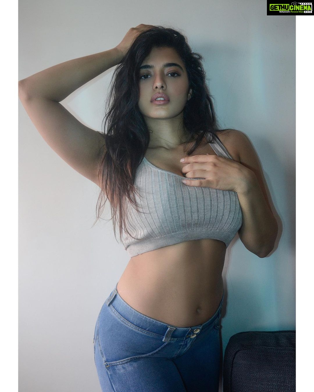 Ketika Sharma Instagram - Find your fire. 📸- @shazzalamphotography #toningup #fitter #stronger #grateful #basic #basics #basicstyle #blue #hue #love #these #series #gratidão #shoot #shootmood #instagood #loveandlight