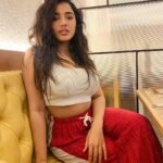Ketika Sharma Instagram - Mango cheesecake anyone? 🤤 📸 - @kavyamisraa 😘 #summer #love #mango #cheesecake #cheatmeal #catchingup #after #forever #besttime #gratefulheart #blessed #gratitude #loveandlight