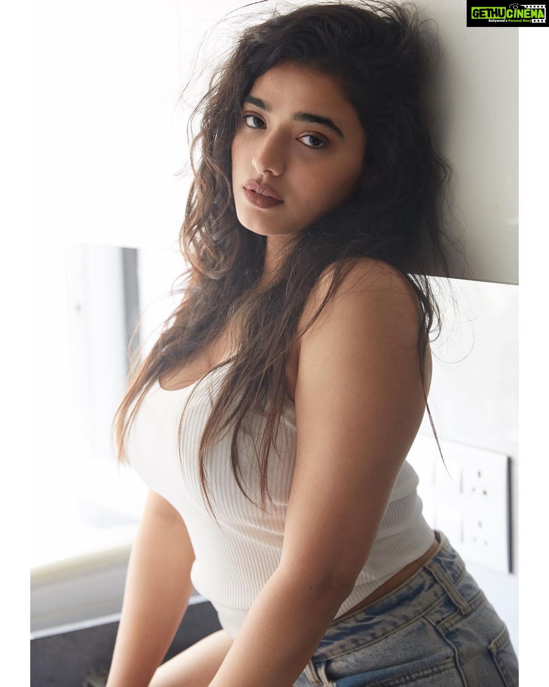 Ketika Sharma Instagram - Wild hair, Happy heart π§π»ββοΈ πΈ - @palashvphoto ππΌ #basic #look #moodbaord #portrait #casual #shoot #at #home #naturalhairdoescare #naturallight #white #denim #tank #shorts #wildhair #wholemood #goodvibe #healthyheart #grateful #loveandlight