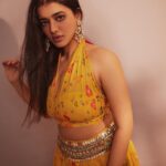 Ketika Sharma Instagram - Living life in warm yellows 💛 Wearing @prevasu X @zowed_hyderabad Jewellery @houseofqc Styled by @rashmitathapa Styling team @aishwarya128 Shot by @arifminhaz Photo Asst @thejaswitanneru #sunkissed #moodboard #yellow #my #colour #cute #aesthetic #throwback #styled #look #for #promotions #college #visits #grateful #loveandlight