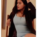 Ketika Sharma Instagram - Mysterious Dusk Styled by @rashmitathapa Shot by @pranav.foto Blazer by @hafsathecouture Accessories by @spillthebead #dusktilldawn #styled #blazer #coats #dressed #evening #metaphorical #shades #loveandlight #gratitude