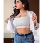 Ketika Sharma Instagram - 🦋 Styled by @rashmitathapa Photographed by @pranav.foto Accessories by @kalon_artjewellery #throwback #styled #redlips #nevergowrong #gratitude #loveandlight