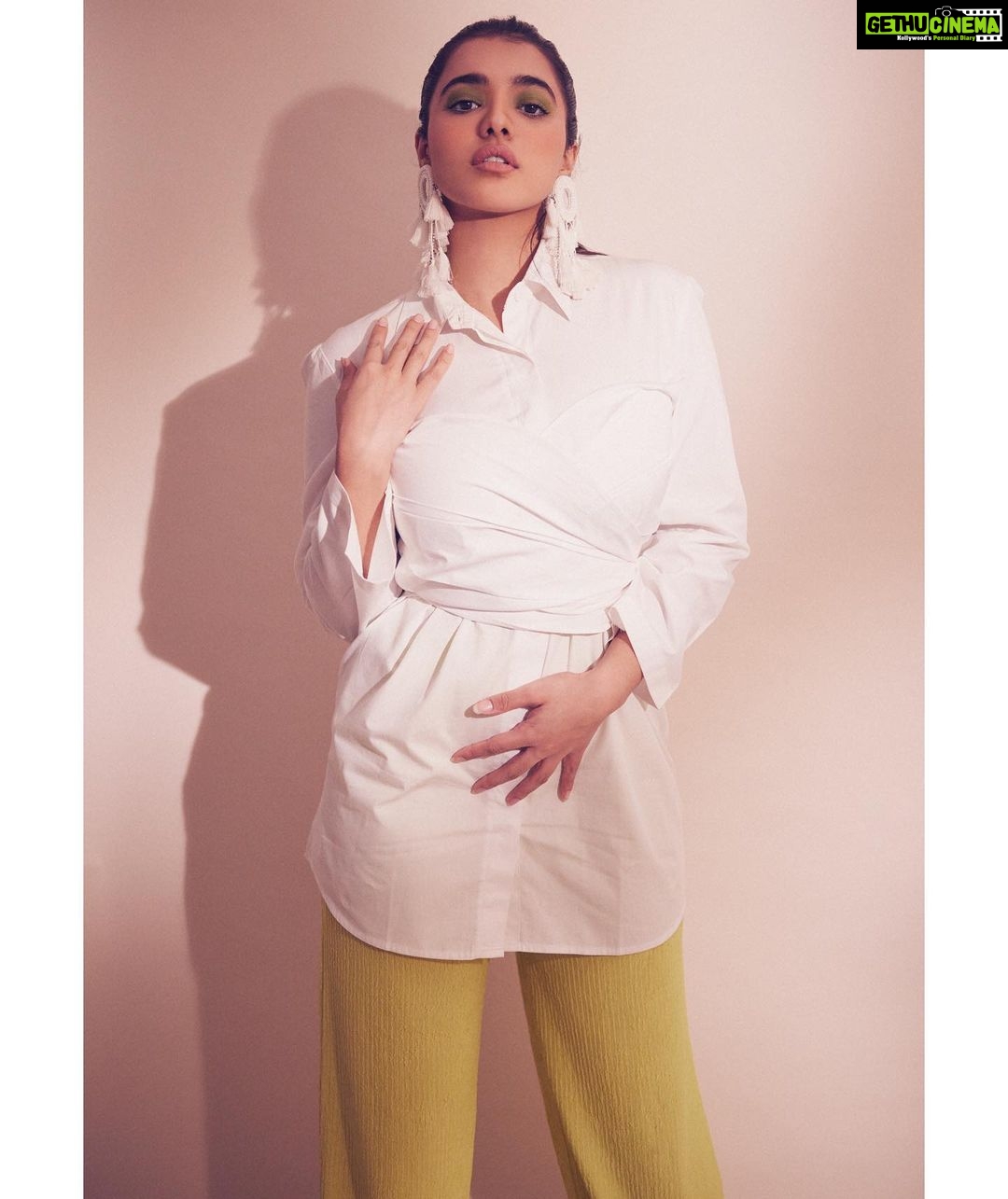 Ketika Sharma Instagram - Make them stop and stare ✨ Wearing @anysaofficial X @new_sense_branding Jewellery @knnotcase X @zowed_hyderabad Styled by @rashmitathapa 🤍 Styling team @aishwarya128 🤍 Photographed by @arifminhaz 🔥 Photo Asst @thejaswitanneru 🤗 #high #fashion #styled #look #monochrome #moodboard #shoot #and #portraits #monochromatic #looks #white #and #green #sharp #promotional #look #throwback