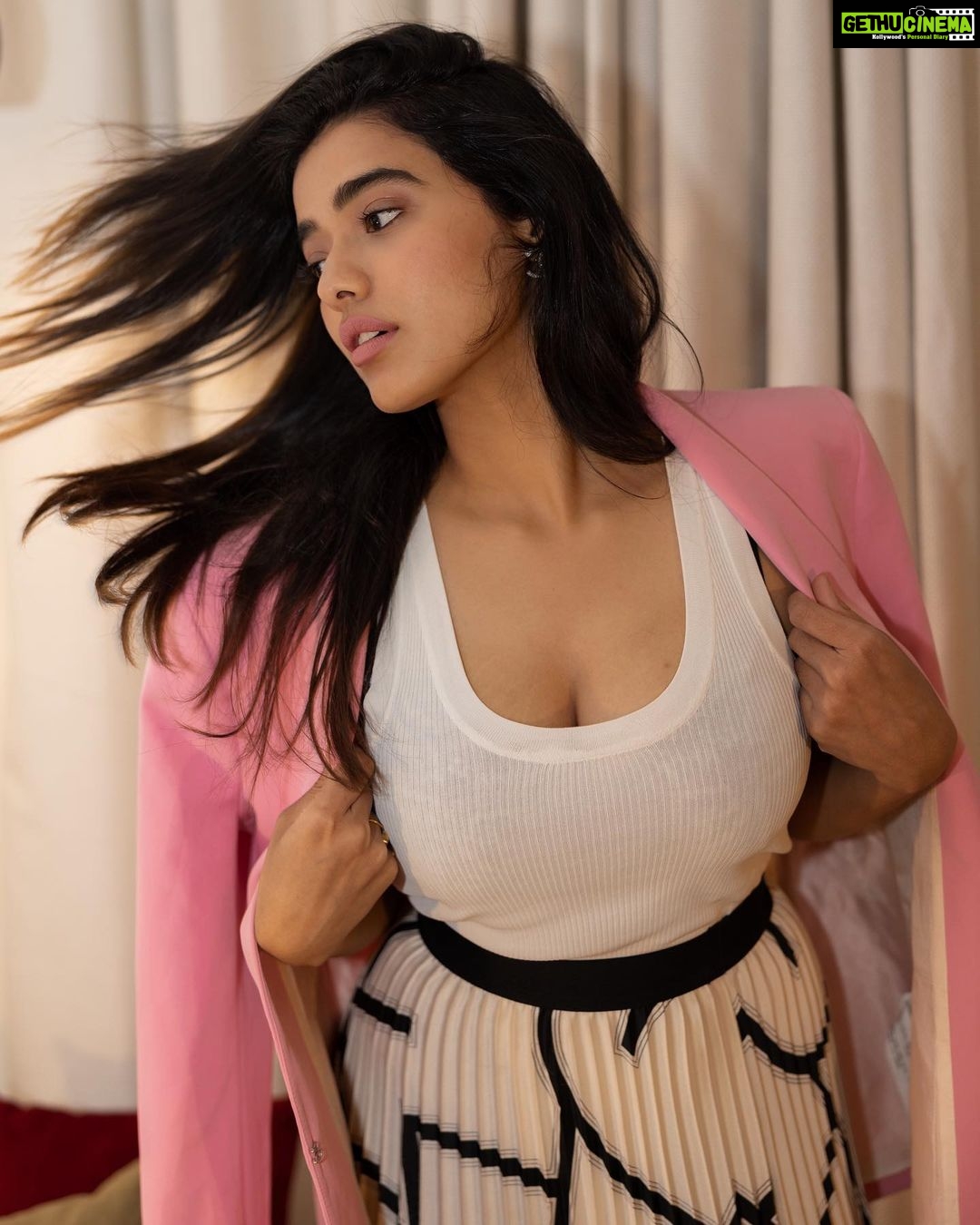 Ketika Sharma Instagram - eunioa ❄️ Styled by @rashmitathapa Shot by @pranav.foto #throwback #tb #look #for #promotions #for #romantic #pink #blazer #mood #and #vibe #fashion #stills #portraits #gratidao #loveandlight