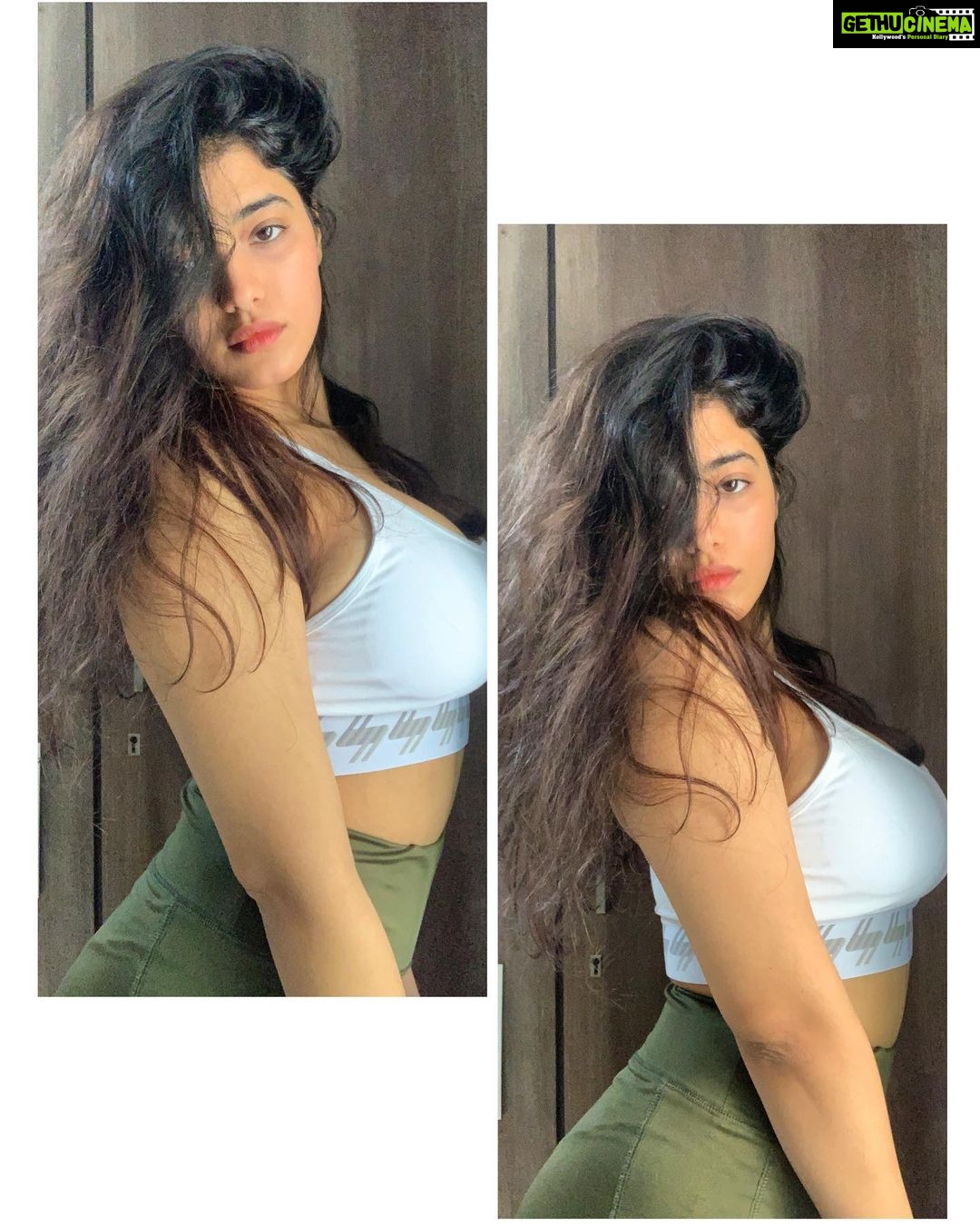 Ketika Sharma Instagram - Wondering how these self portraits work 😉 #mood #things #self #portrait #gotta #work #on #these #gratitude #love #light