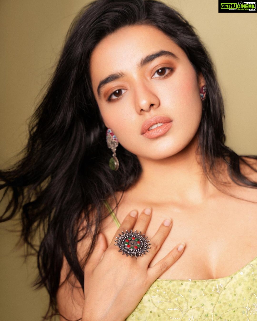 Ketika Sharma Instagram - #portraits Jewellery- @thetrinkaholic Stylist- @dilesha_shafa Outfit - @perniaspopupshop Hyderabad Designer- @kalista.official Photographer - @shareefnandyala Makeup and hair - @thimmappa180 #close #up #third #post #portrait #mode #loveandlight