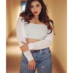 Ketika Sharma Instagram - 🦋 Styled by @rashmitathapa Photographed by @pranav.foto Accessories by @kalon_artjewellery #throwback #styled #redlips #nevergowrong #gratitude #loveandlight