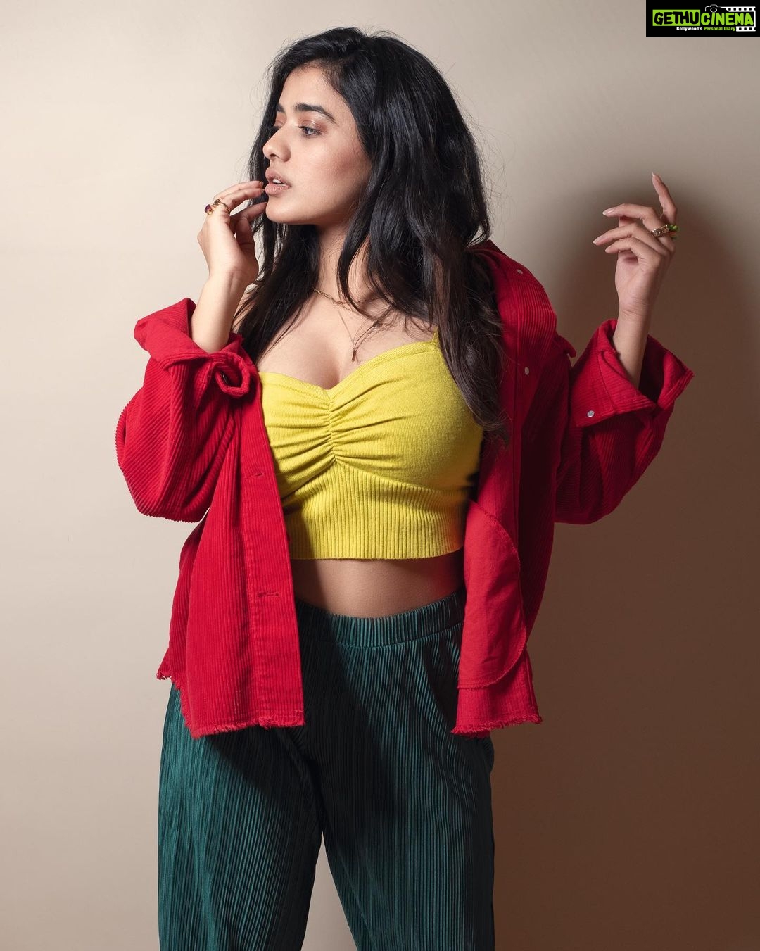 Ketika Sharma Instagram - Prefer living in colour #3 Styled by @rashmitathapa Photographed by @deepaksurya.fotografia #colourblock #series #3 #gratitude #loveandlight