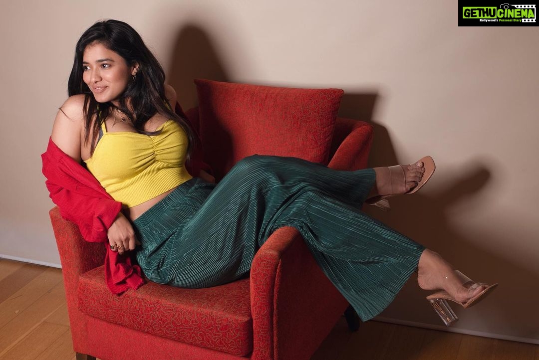 Ketika Sharma Instagram - Prefer living in colour 🧚♀️ #2 Styled by @rashmitathapa Photographed by @deepaksurya.fotografia #colourblock #red #coudroyjacket #candids #and #posed #loveandlight #feeling #this vibe #mood #for #boldcolours #colourful #living #styled #ootd #gratidao
