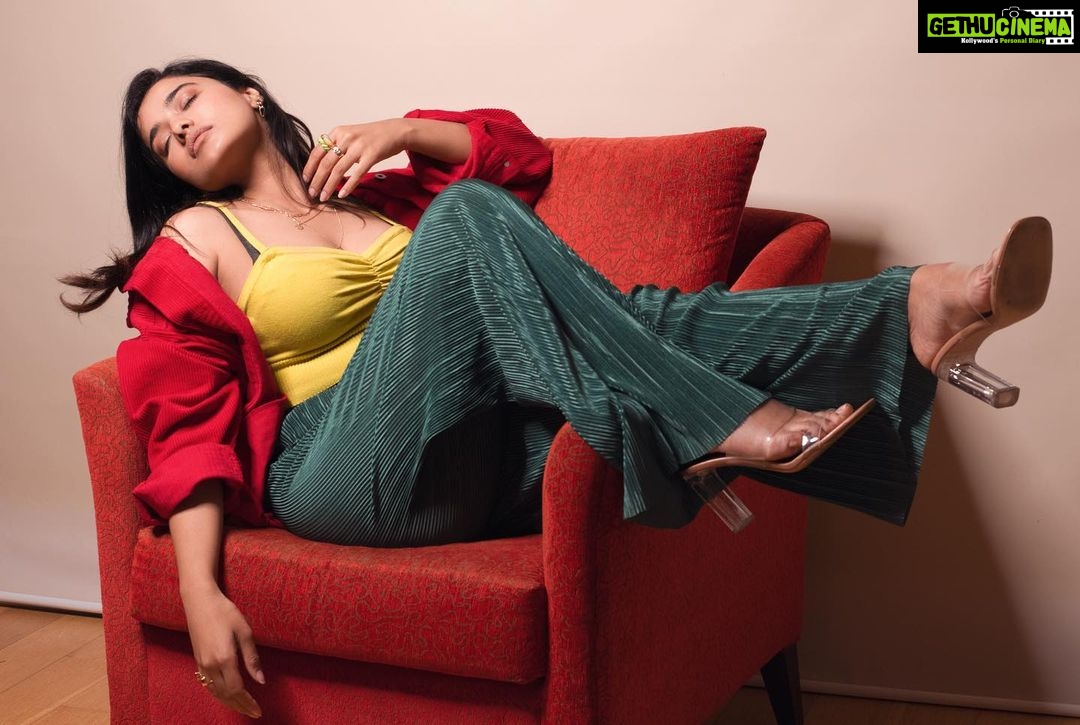 Ketika Sharma Instagram - Prefer living in colour 🧚♀️ #2 Styled by @rashmitathapa Photographed by @deepaksurya.fotografia #colourblock #red #coudroyjacket #candids #and #posed #loveandlight #feeling #this vibe #mood #for #boldcolours #colourful #living #styled #ootd #gratidao