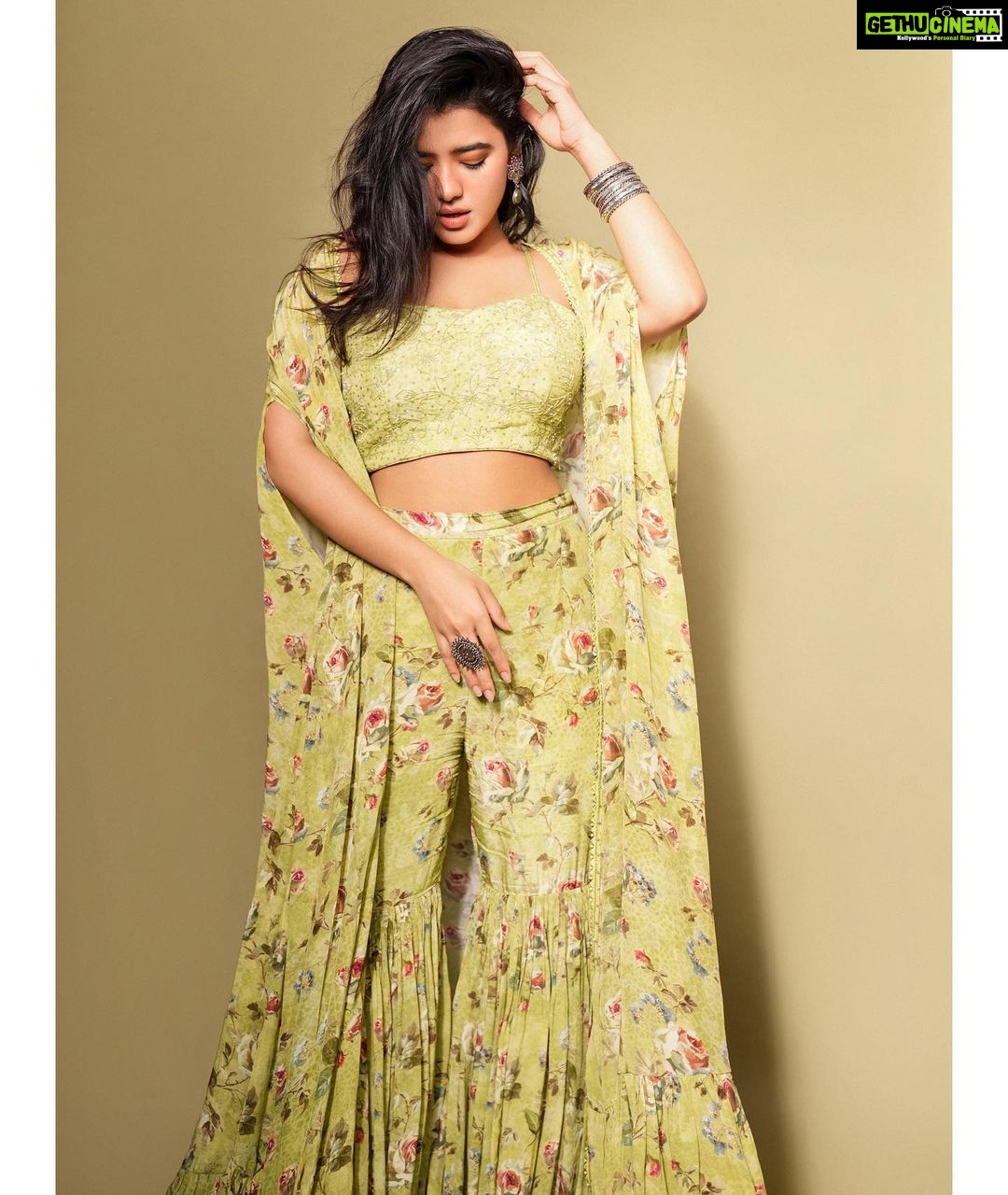 Ketika Sharma Instagram - She’s one with the wild butterflies 🖤 Stylist- @dilesha_shafa Outfit - @perniaspopupshop Hyderabad Designer- @kalista.official Jewellery- @thetrinkaholic Photographer - @shareefnandyala Makeup and hair - @thimmappa180 #green #my #promotions #vibe #and #colour #for #rangarangavaibhavanga #cool #quirky #outfits #styled #fun #stuff #gratitude #loveandlight