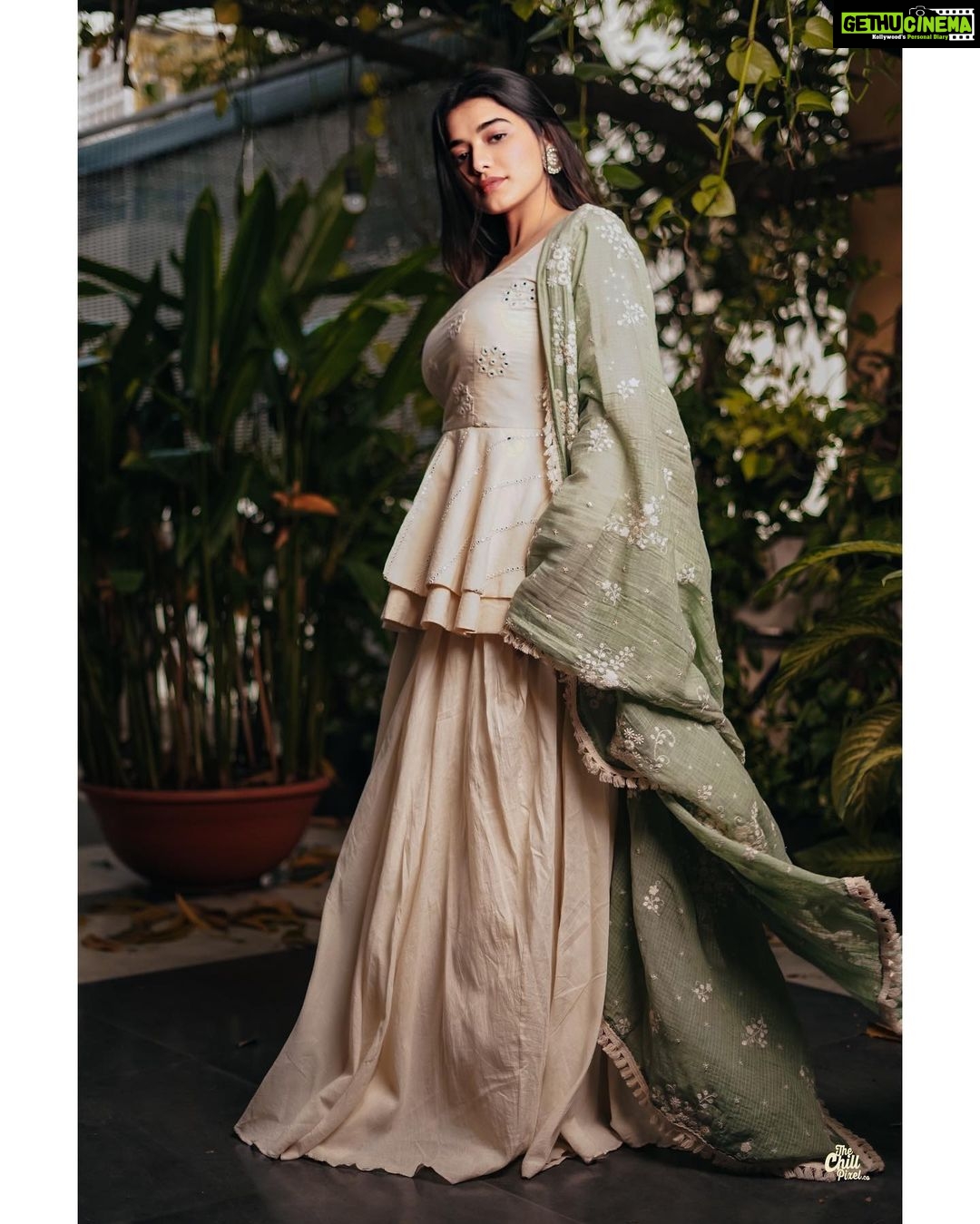 Ketika Sharma Instagram - Did a fun Diwali interview 🪔 out now❤️ Outfit - @archithanarayanamofficial Earrings - @thetrinkaholic Stylist - @sandhya__sabbavarapu MUAH - @makeup_by_himashruthi Styling team - @rashmi_angara @thumu_bhavana Photography - @thechillpixelco