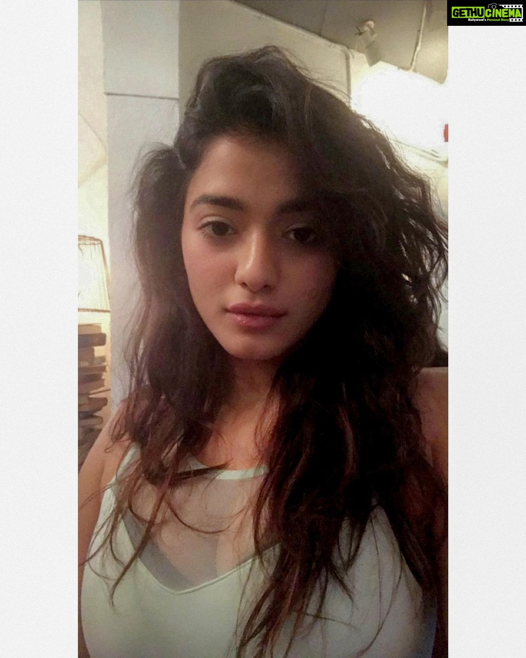 Ketika Sharma Instagram - Throwback Thursday to this selfie 🌸 #longhair #days #wild #unkept #vibe #mood #post #after #long #quarantine #things #grateful #happyvibes #positivity #loveandlight