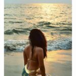 Ketika Sharma Instagram - Serene and surreal 🧜‍♀️ Throwback to Goa and this absolutely beautiful shot by @shazzalamphotography - the sunset , the golden reflection , the colours , the ocean - Divine 🙏🏼 #goa #throwback #sunset #waves #shores #colours #beach #beachlife #beachvibes #beachphotography #calm #surrealism #tranquility #takemeback #to #goa #heavenonearth #grateful #sothankful #loveandlight Keri Beach, Goa