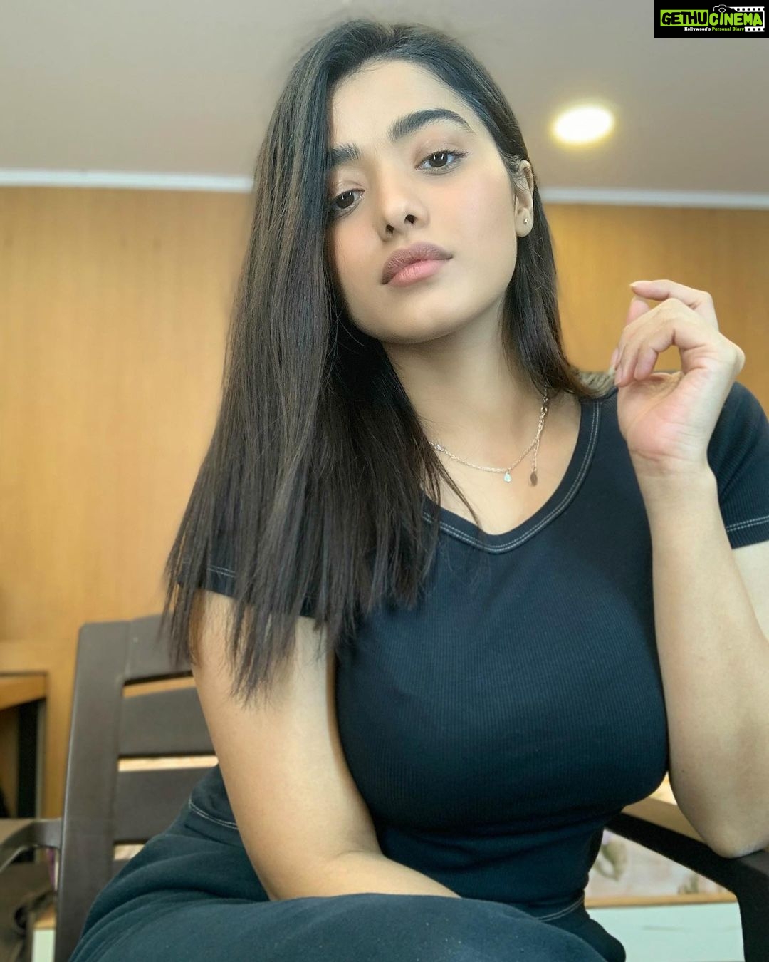 Ketika Sharma Instagram - You are entirely up to you 🦋 P.S - long time everyone ❣️ #selfiesunday #selflove #blackonblack #mood #vanitydiaries #selfportrait #simplicity #gratefulheart #loveandlight
