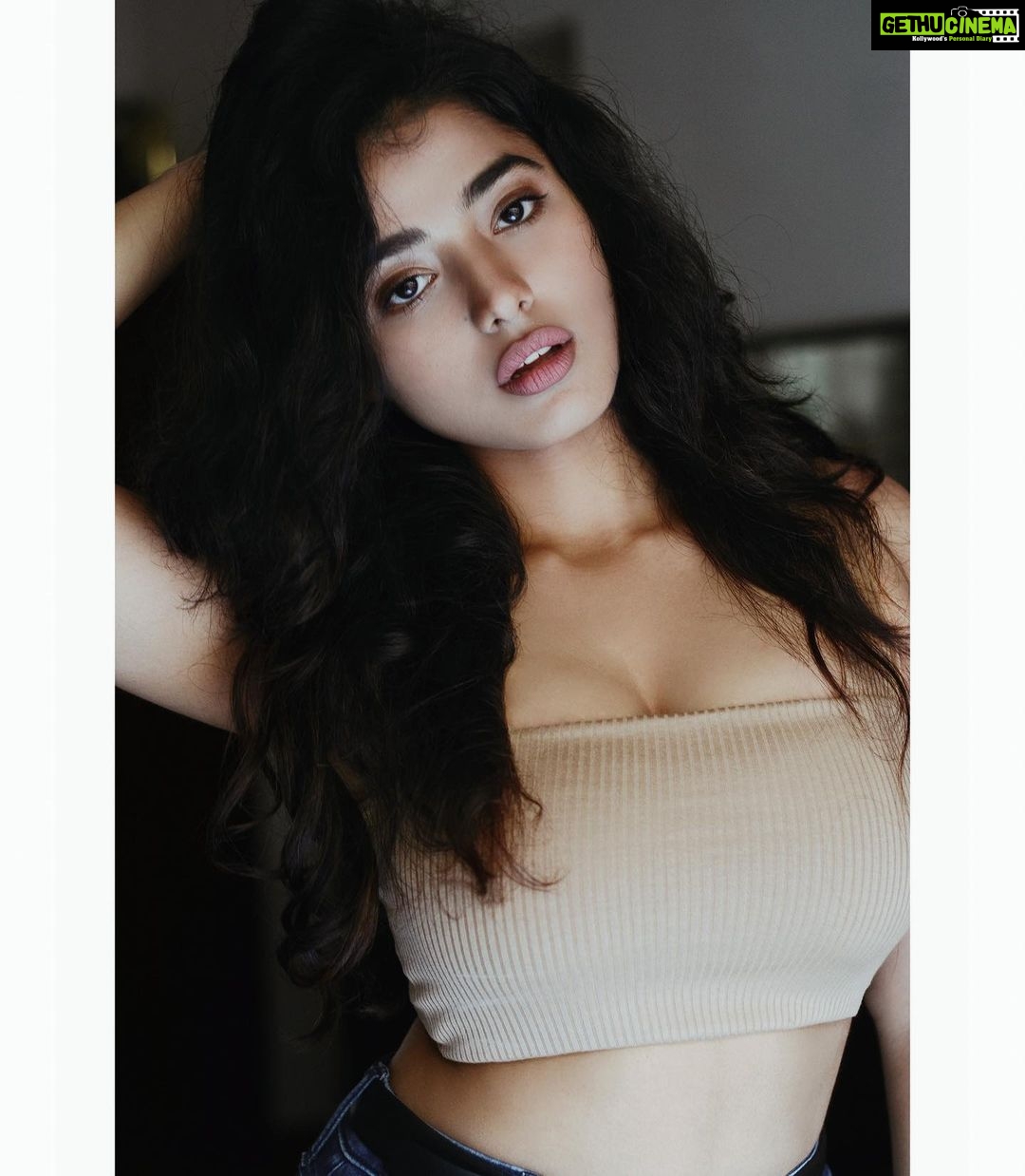 Ketika Sharma Instagram - โI want to sing like the birds sing , not worrying about who hears and what they thinks โ - Rumi ๐ธ- shazzalamphotography #portait #charm #mode #wild #hair #vibe #rumi #quotes #mood #throwback #to #these #beautiful #shots #postoftheday #instalove #grateful #light