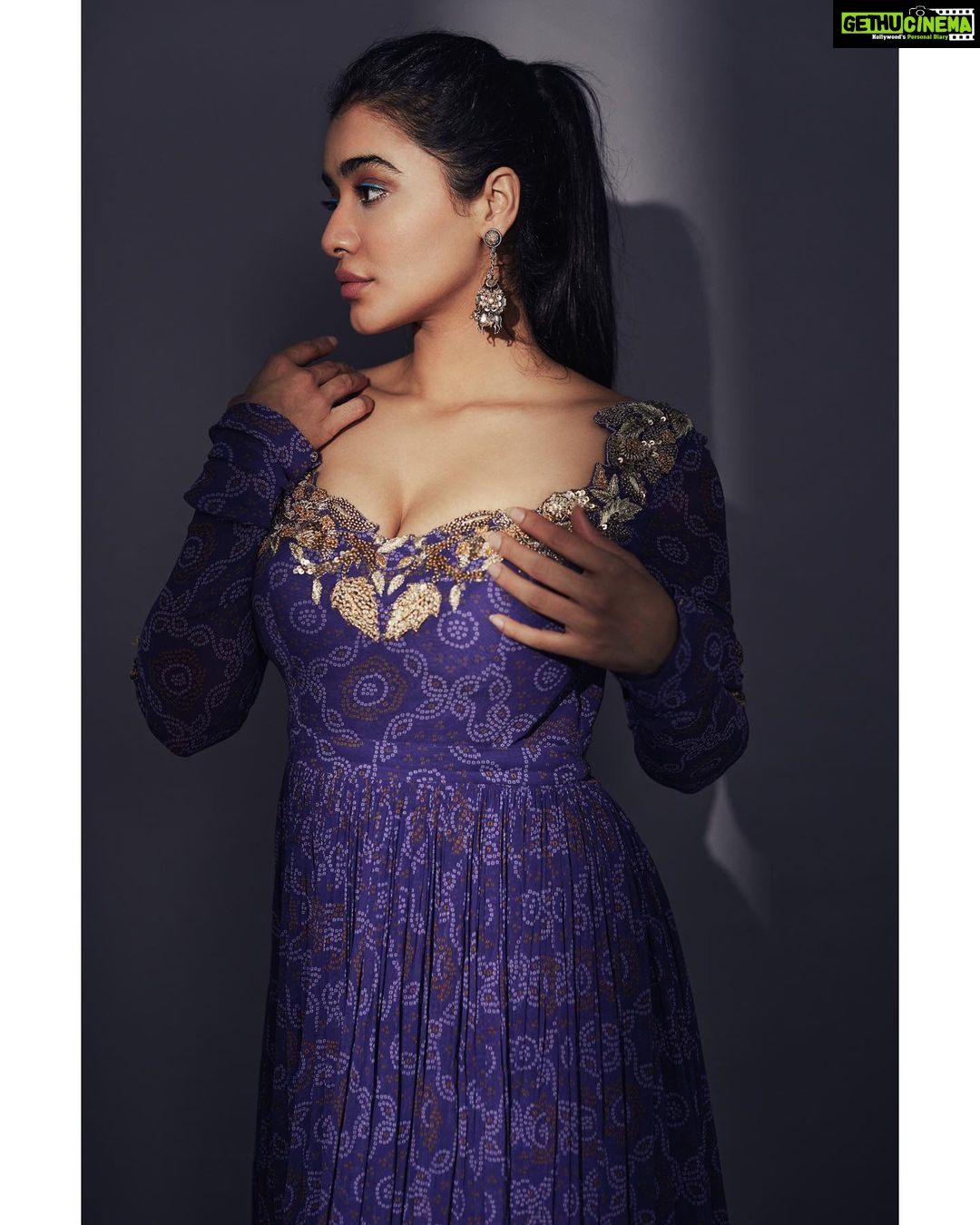Ketika Sharma Instagram - Into the ☀️ Wearing @issadesignerstudio Jewellery @samskruthi_silver Styled by @rashmitathapa Styling team @aishwarya128 @wallofashion_ Shot by @arifminhaz Photo Asst @thejaswitanneru #throwback #styled #purple #anarkali #sunkissed #mood #loveandlight