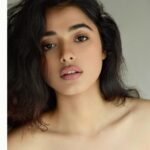 Ketika Sharma Instagram - November you’ve been so kind to me and for that I’m truly grateful😇🙏🏼🕊 📸- @shazzalamphotography #november #end #instagood #beautiful #portrait #beautyshot #shoot #after #long #gratitude #love #light #positivity #instalove #thankfulness #overloaded