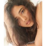 Ketika Sharma Instagram - Portrait Thursday with @farrokhchothia 🤍 #portrait #faceportrait #shoot #thursday #mood #natural #cleanlook #love #with #farrokhchothia #icon #gratitude #loveandlight #ketikasharma