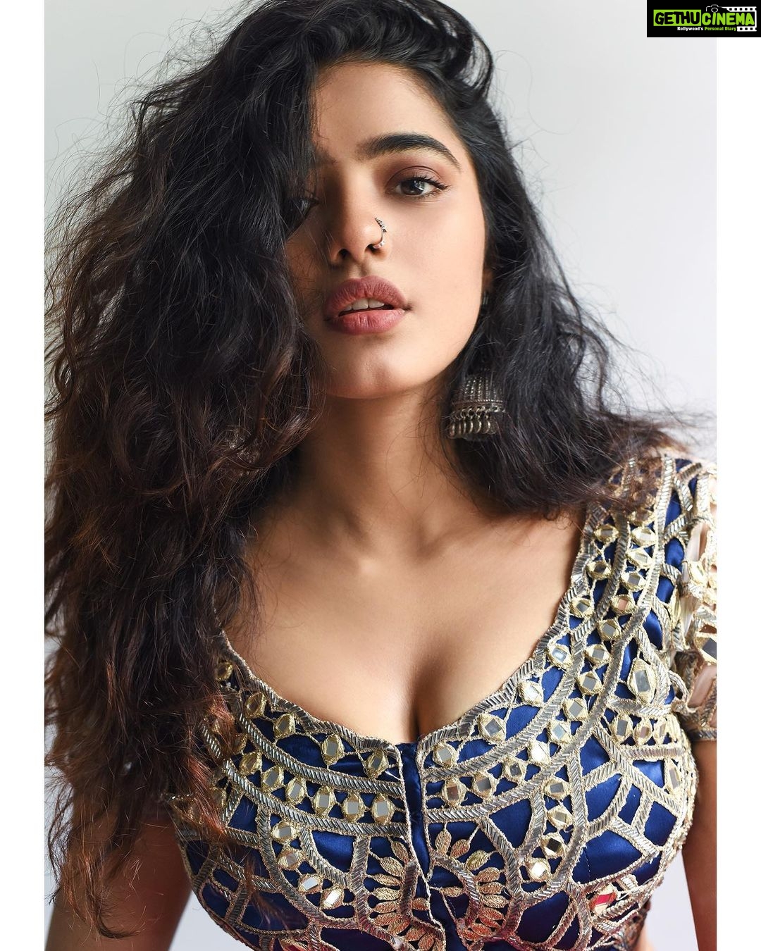 Ketika Sharma Instagram - Loving the different frames of this particular shoot .... ๐ธ- @shazzalamphotography #post #after #long #indian #shoot #ethnic #raw #rustic #mirror #rajasthani #wear #wild #hair #nose #ring #postive #vibe #gratitude #goodlife #loveandlight