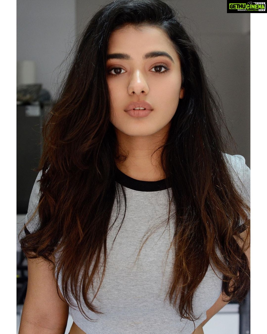 Ketika Sharma Instagram - Love these shots by the very talented @shazzalamphotography #portrait #mode #my #fav #keeping #it #natural #real #beautiful #work #love #for #art #photography #portraitphotography #positivity #always #grateful #loveandlight