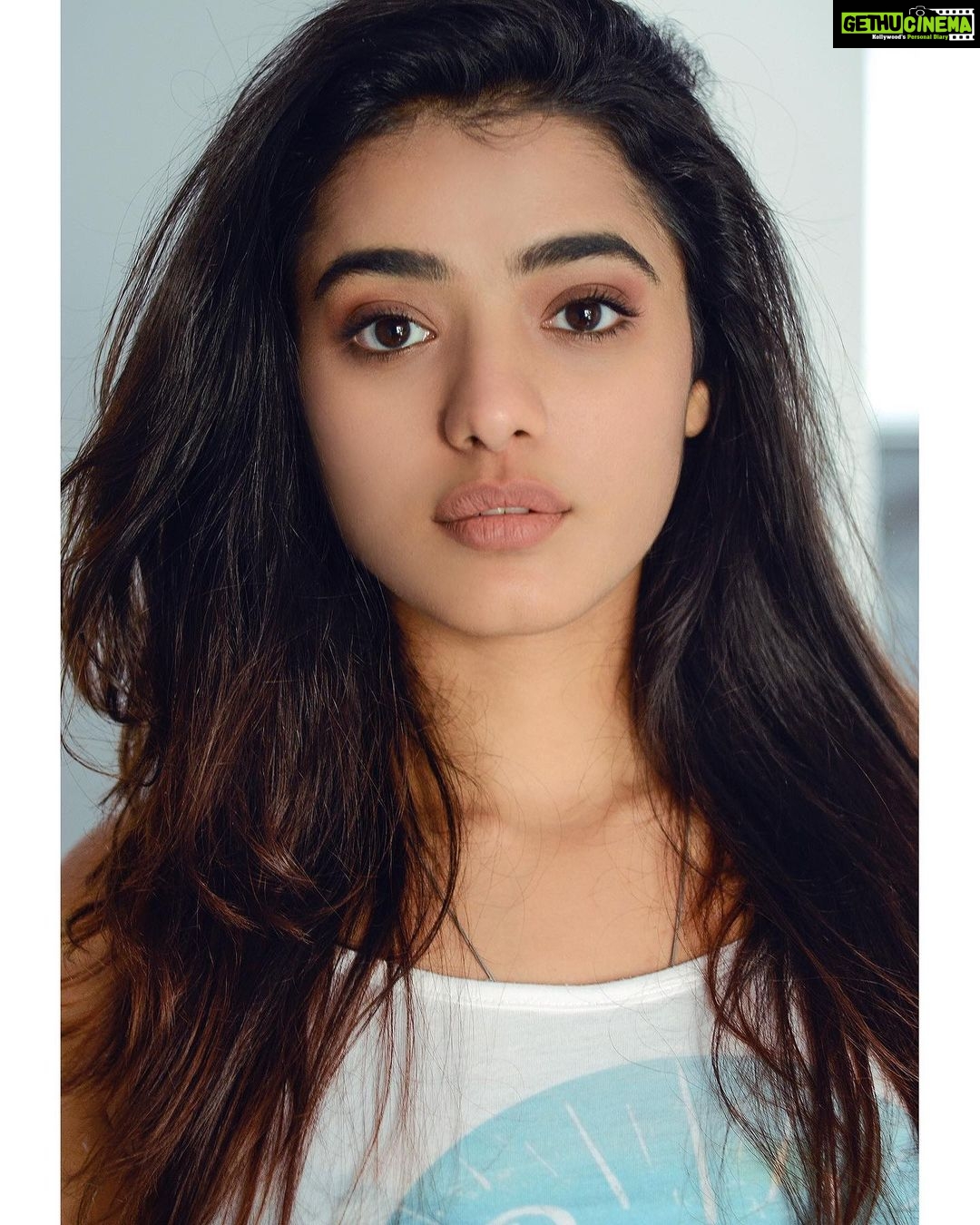 Ketika Sharma Instagram - Hey there my gorgeous insta fam , how you doing today ? 📸- @shazzalamphotography 🙌🏽 #positivevibes #fresh #morning #posts #portrait #natural #look #loveandlight