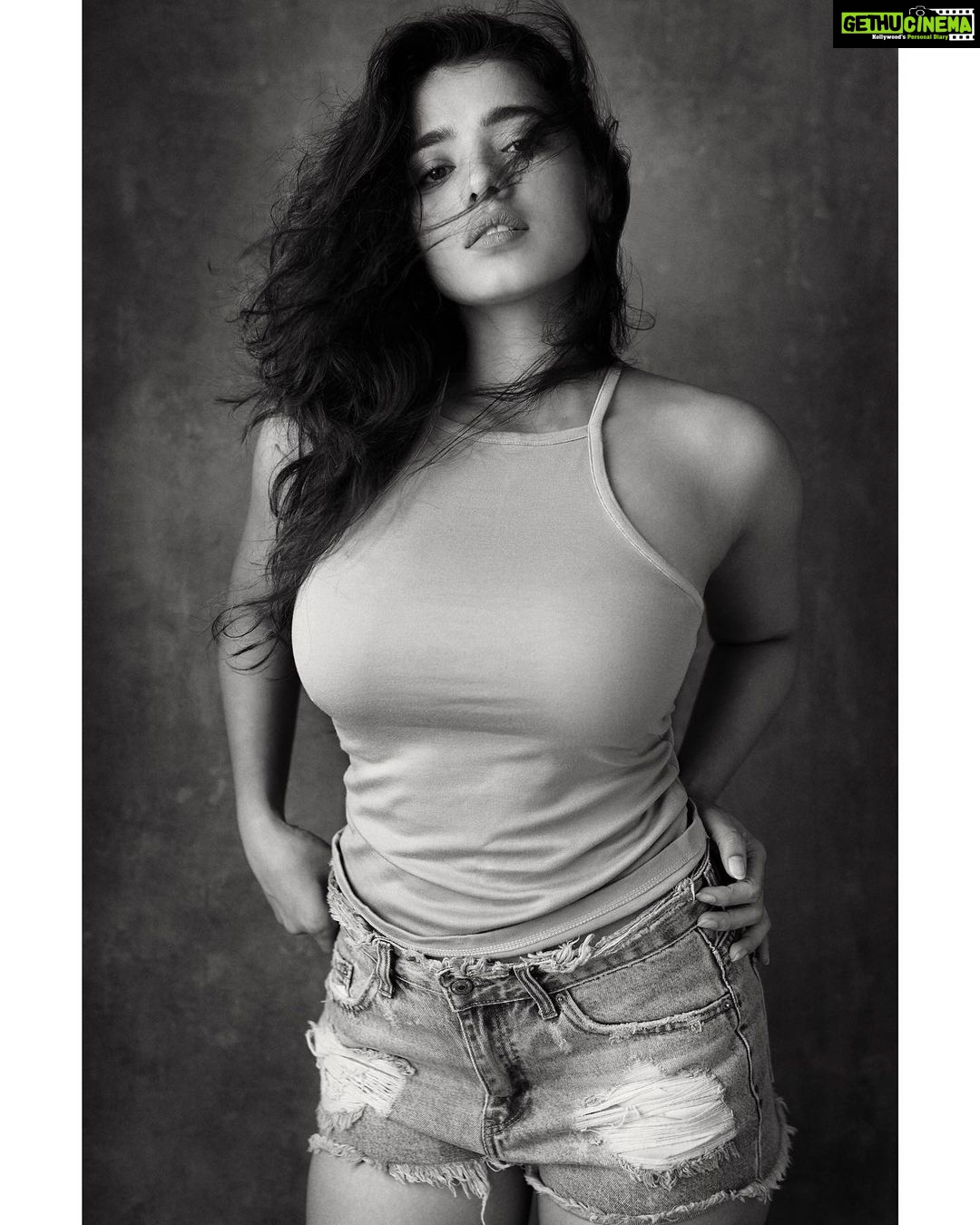 Ketika Sharma Instagram - Had to start June with this incredible shot by the fabulous @farrokhchothia ❤️ ( FC you’re mind blowing 🙏🏼) happy month everyone 🕊 #blackandwhite #june #firstpost #bythebest #newmonth #new #resolution #willpower #determination #positivevibes #loveandlight